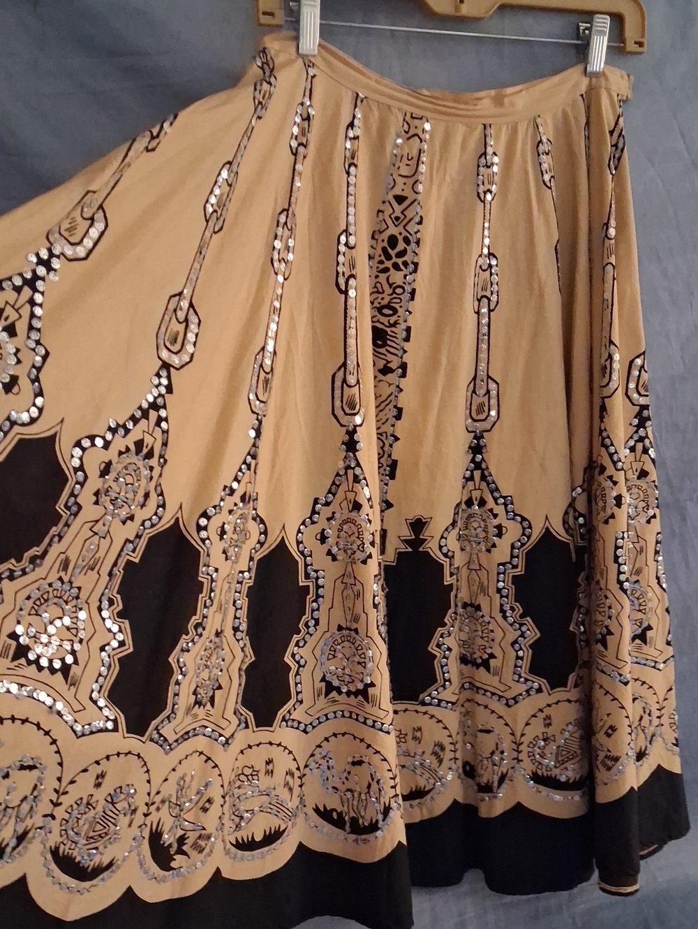 Zashi Made In India Beige & Black Embellished Sequins & Designs Flowing Skirt